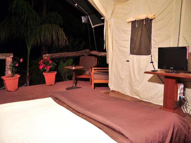 เชอร์บัค อะ ธีม พาร์ค แอนด์ รีสอร์ต Hotel พันช์กานี ภายนอก รูปภาพ