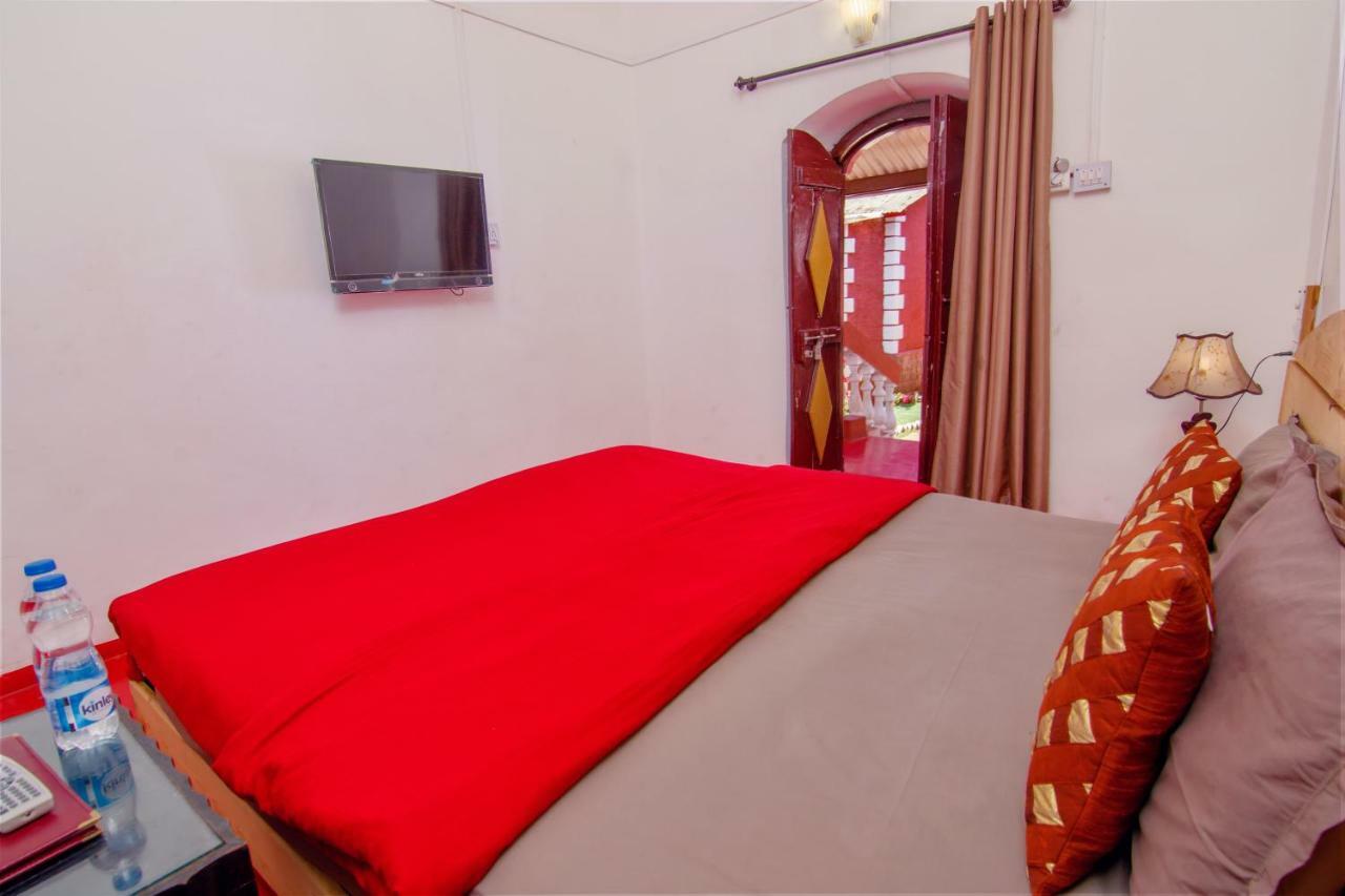 เชอร์บัค อะ ธีม พาร์ค แอนด์ รีสอร์ต Hotel พันช์กานี ภายนอก รูปภาพ
